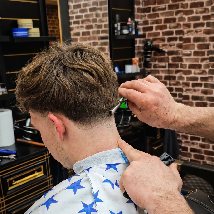 Textured scissor cut in the chair